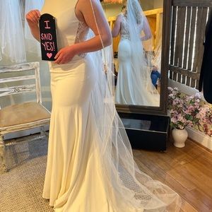 Never worn Wedding Dress